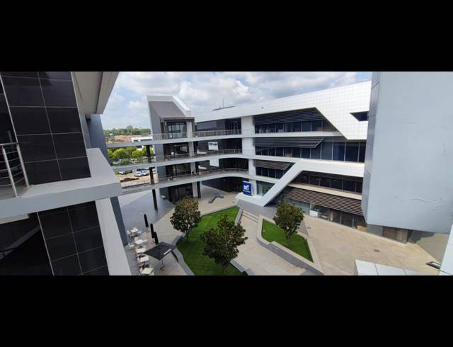 473M² OFFICE TO LET IN DIE HOEWES